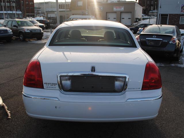 2007 Lincoln Town Car Ram 1500 Magnum