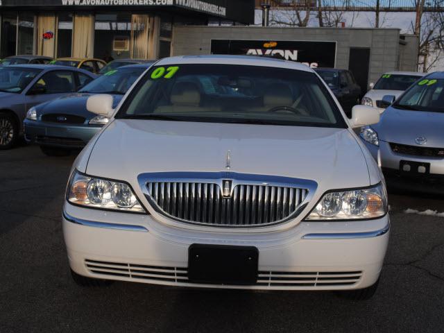 2007 Lincoln Town Car Ram 1500 Magnum