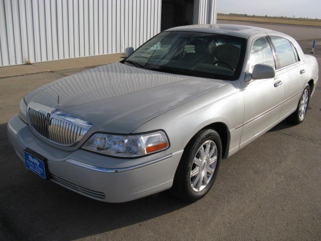 2007 Lincoln Town Car DOWN 4.9 WAC