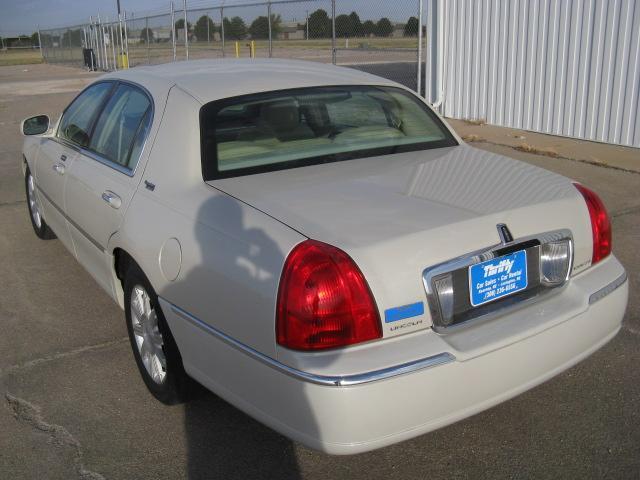 2007 Lincoln Town Car DOWN 4.9 WAC