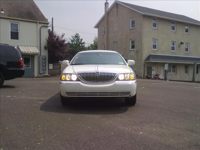 2008 Lincoln Town Car 3dr Cpe Manual GS