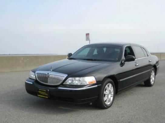 2008 Lincoln Town Car Club Cab 155 WB HD