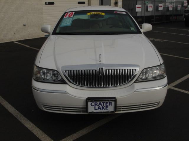 2010 Lincoln Town Car DOWN 4.9 WAC