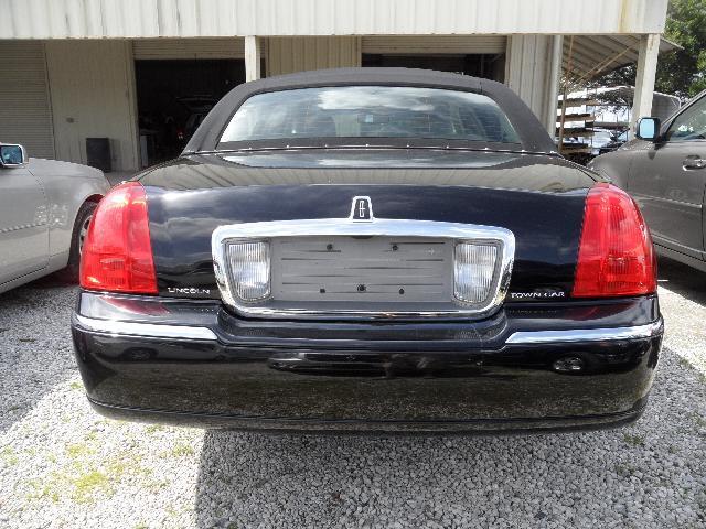 2011 Lincoln Town Car DOWN 4.9 WAC