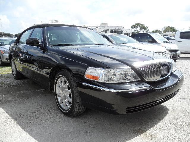 2011 Lincoln Town Car DOWN 4.9 WAC