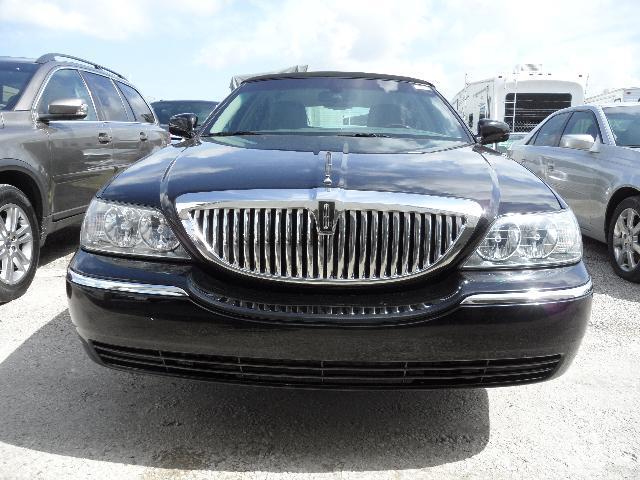 2011 Lincoln Town Car DOWN 4.9 WAC