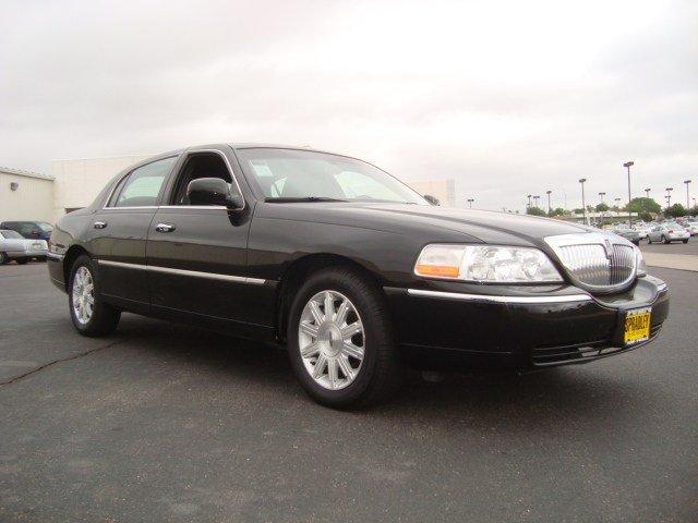 2011 Lincoln Town Car DOWN 4.9 WAC