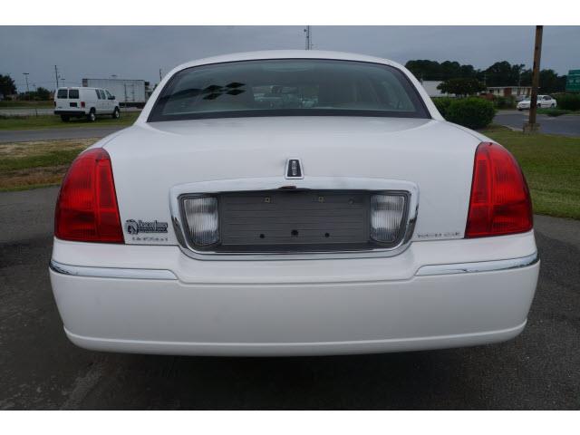 2011 Lincoln Town Car DOWN 4.9 WAC