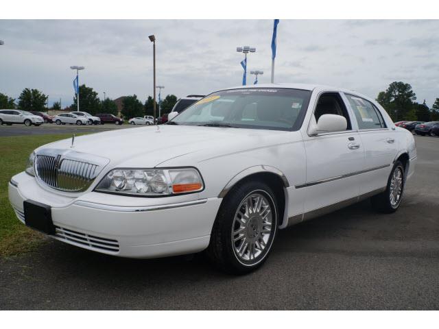 2011 Lincoln Town Car DOWN 4.9 WAC