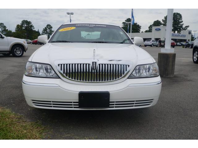 2011 Lincoln Town Car DOWN 4.9 WAC