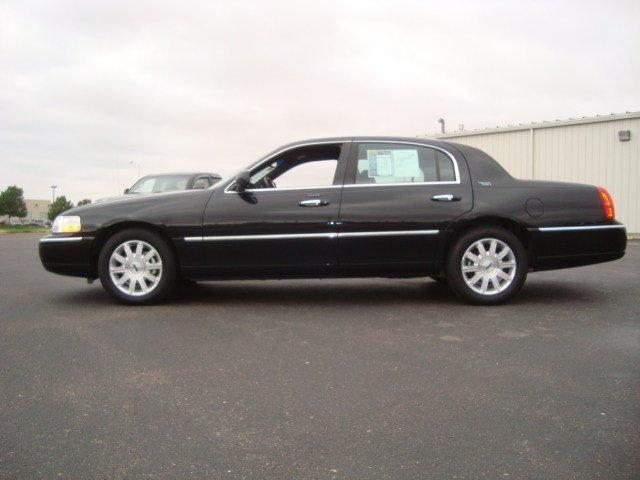 2011 Lincoln Town Car DOWN 4.9 WAC