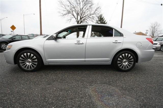 2006 Lincoln ZEPHYR Red Line