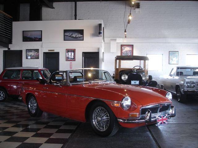 1973 MG MGB 5DR 7-pass VAN I4 FWD