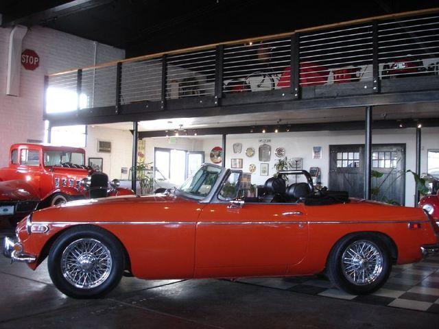 1973 MG MGB 5DR 7-pass VAN I4 FWD