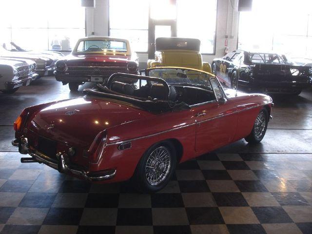 1973 MG MGB 5DR 7-pass VAN I4 FWD