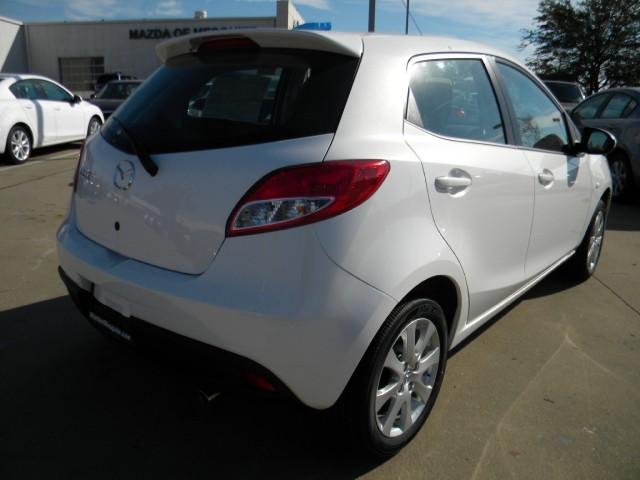 2011 Mazda 2 4dr Sdn Sedan