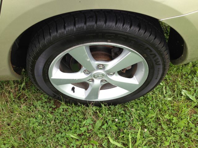 2004 Mazda 3 Leather ROOF