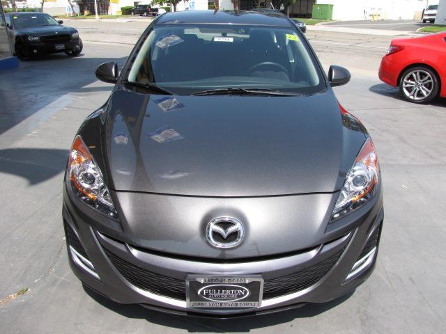 2010 Mazda 3 Blk-wht