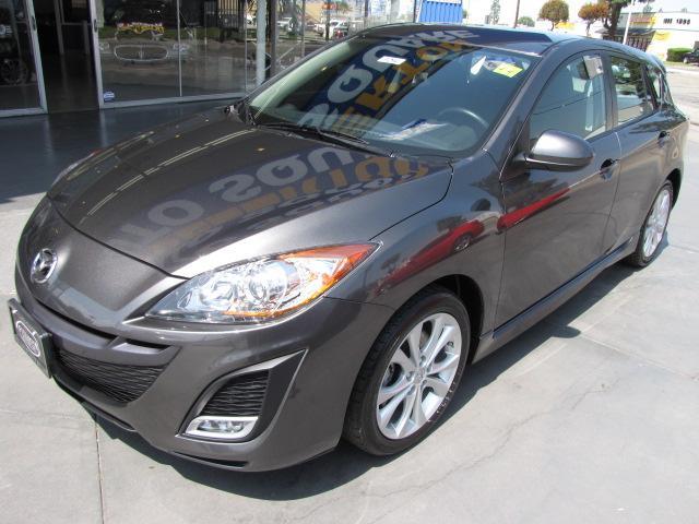 2010 Mazda 3 Blk-wht