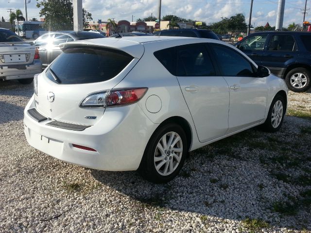 2013 Mazda 3 LS - Leather Roof Nice