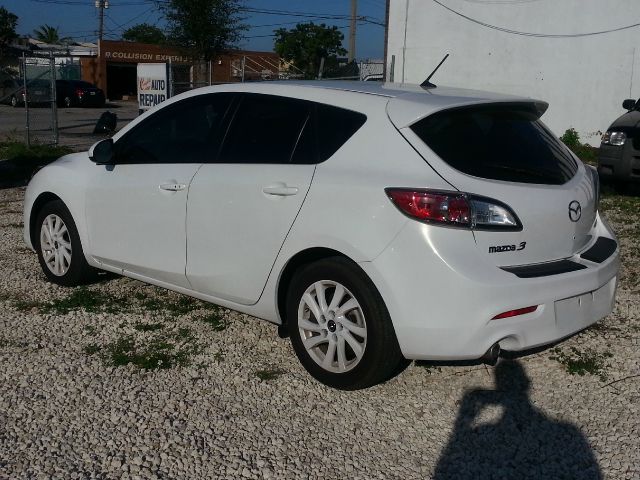 2013 Mazda 3 LS - Leather Roof Nice