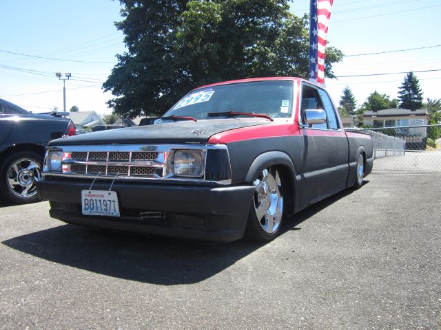 1986 Mazda B-Series 2WD Crew Cab 140.5 Outdoorsman