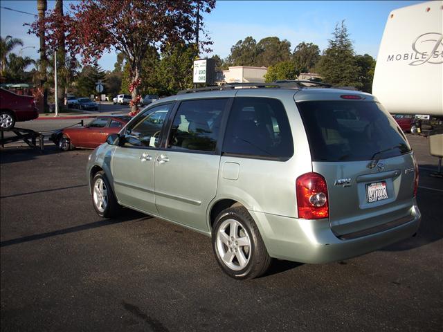 2002 Mazda MPV LW2