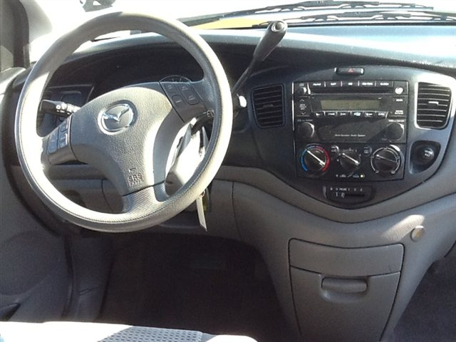 2004 Mazda MPV Quadcab Laramie