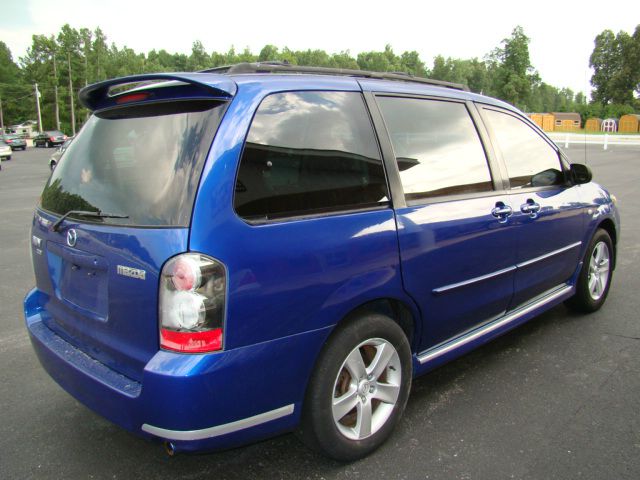 2004 Mazda MPV LW2