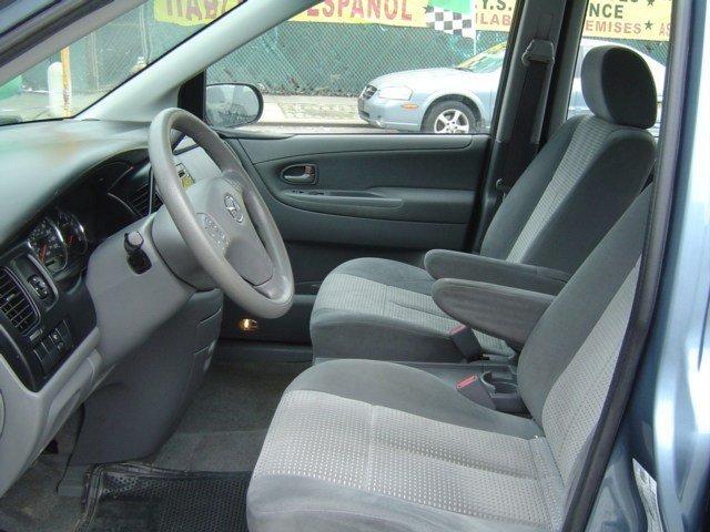 2004 Mazda MPV Quadcab Laramie