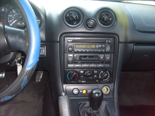 1999 Mazda MX-5 Miata Base