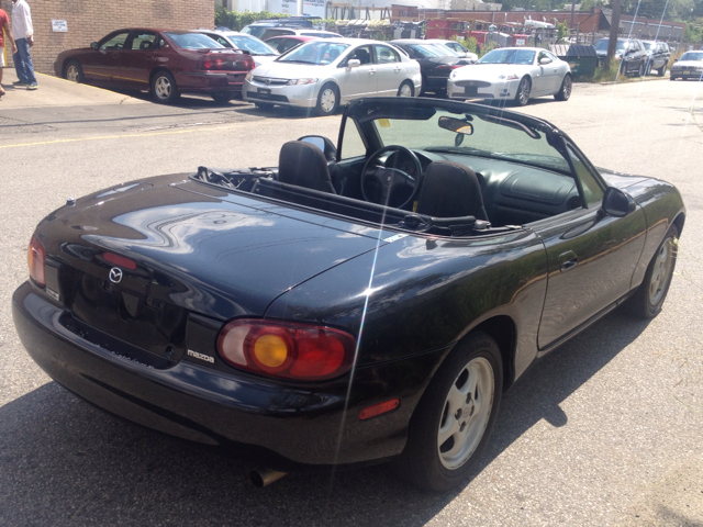 1999 Mazda MX-5 Miata Base