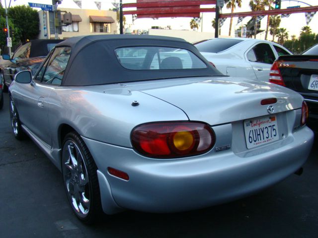 2000 Mazda MX-5 Miata Base