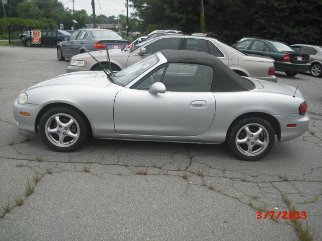 2001 Mazda MX-5 Miata Base