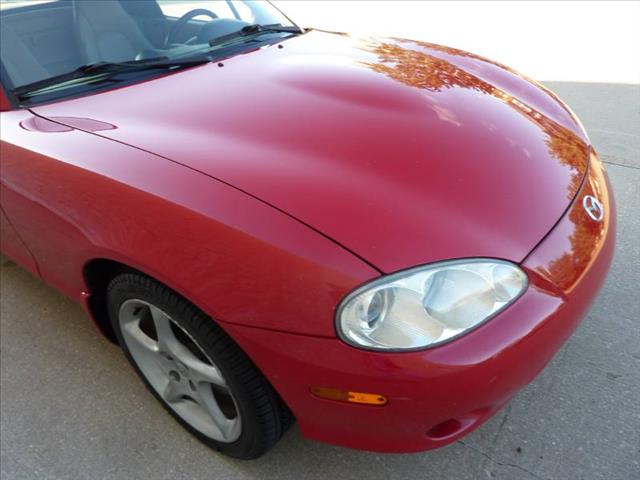 2002 Mazda MX-5 Miata FWD 5dr Wgn I4 CVT