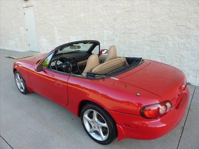 2002 Mazda MX-5 Miata FWD 5dr Wgn I4 CVT