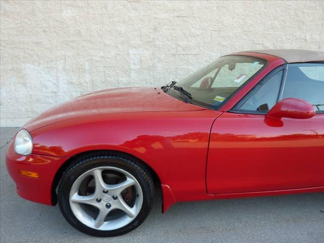 2002 Mazda MX-5 Miata FWD 5dr Wgn I4 CVT