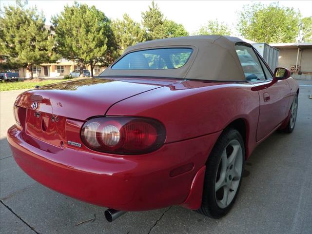 2002 Mazda MX-5 Miata FWD 5dr Wgn I4 CVT