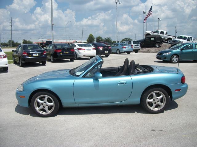 2002 Mazda MX-5 Miata Base