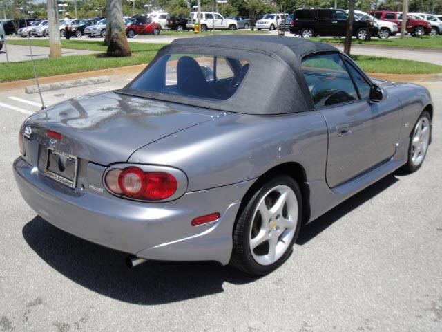 2003 Mazda MX-5 Miata Base Www.escromotors2.com