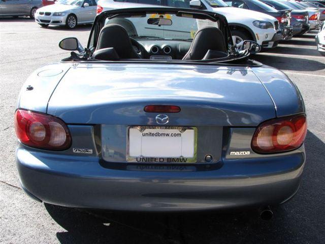 2005 Mazda MX-5 Miata 4DR SE FFV 2WD AT