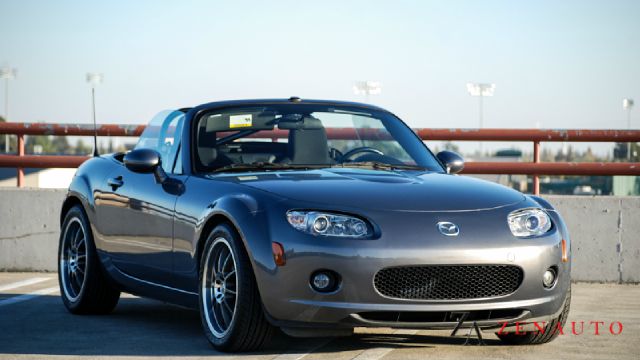 2006 Mazda MX-5 Miata 2000 Ford XL