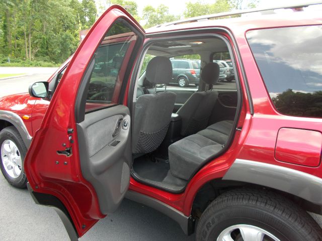 2003 Mazda Tribute LS Truck