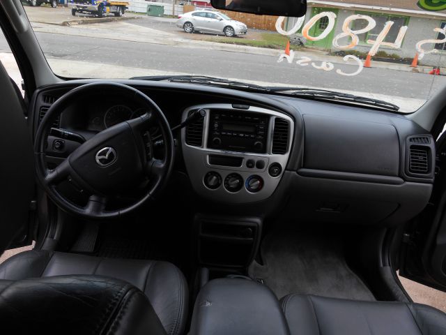 2003 Mazda Tribute LW2