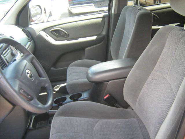 2004 Mazda Tribute LS Truck