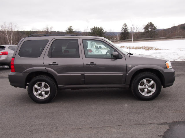 2005 Mazda Tribute XR