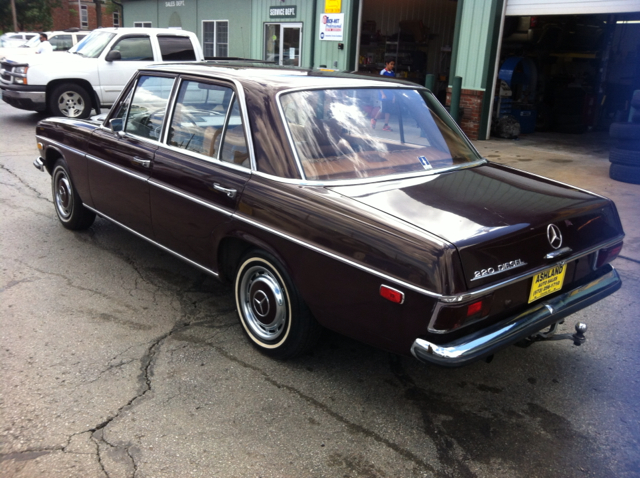 1969 Mercedes-Benz 240 LT AWD 3K