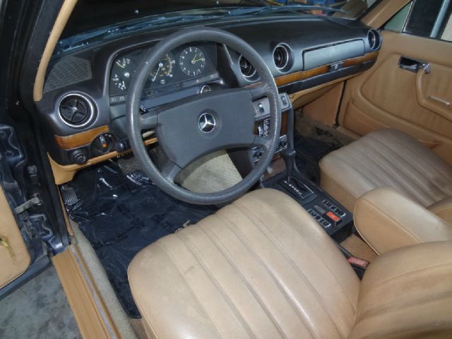 1980 Mercedes-Benz 300 2.0T Local Trade-in