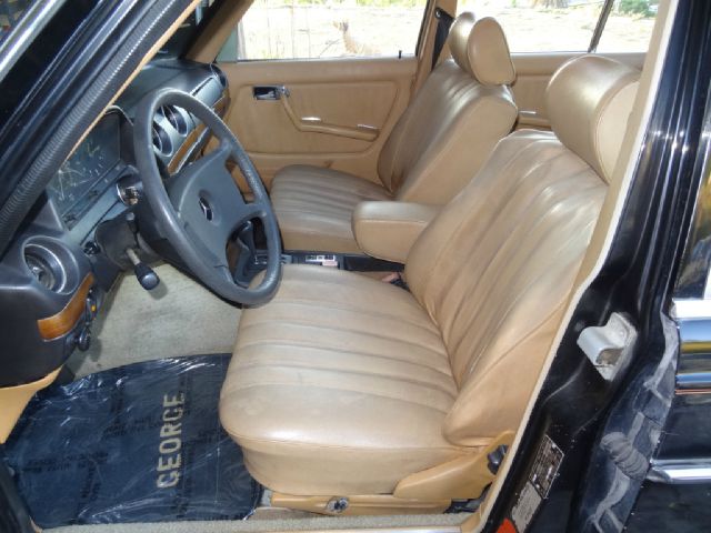 1980 Mercedes-Benz 300 2.0T Local Trade-in