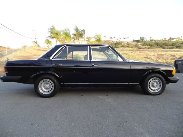 1980 Mercedes-Benz 300 2.0T Local Trade-in